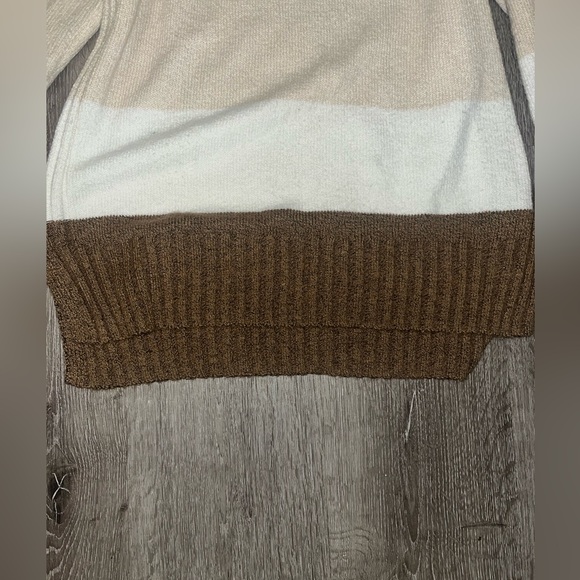 Women’s different shades of brown medium sweater - Picture 5 of 9